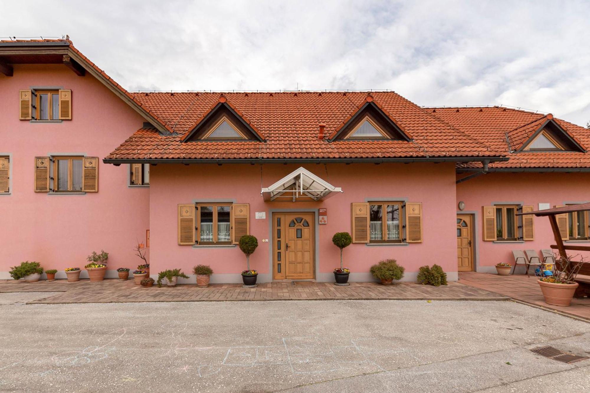 Villa Turisticna Kmetija Protner Pernica Exterior foto